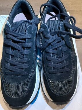 Women's Black Athletic Lace-Up Sneakers